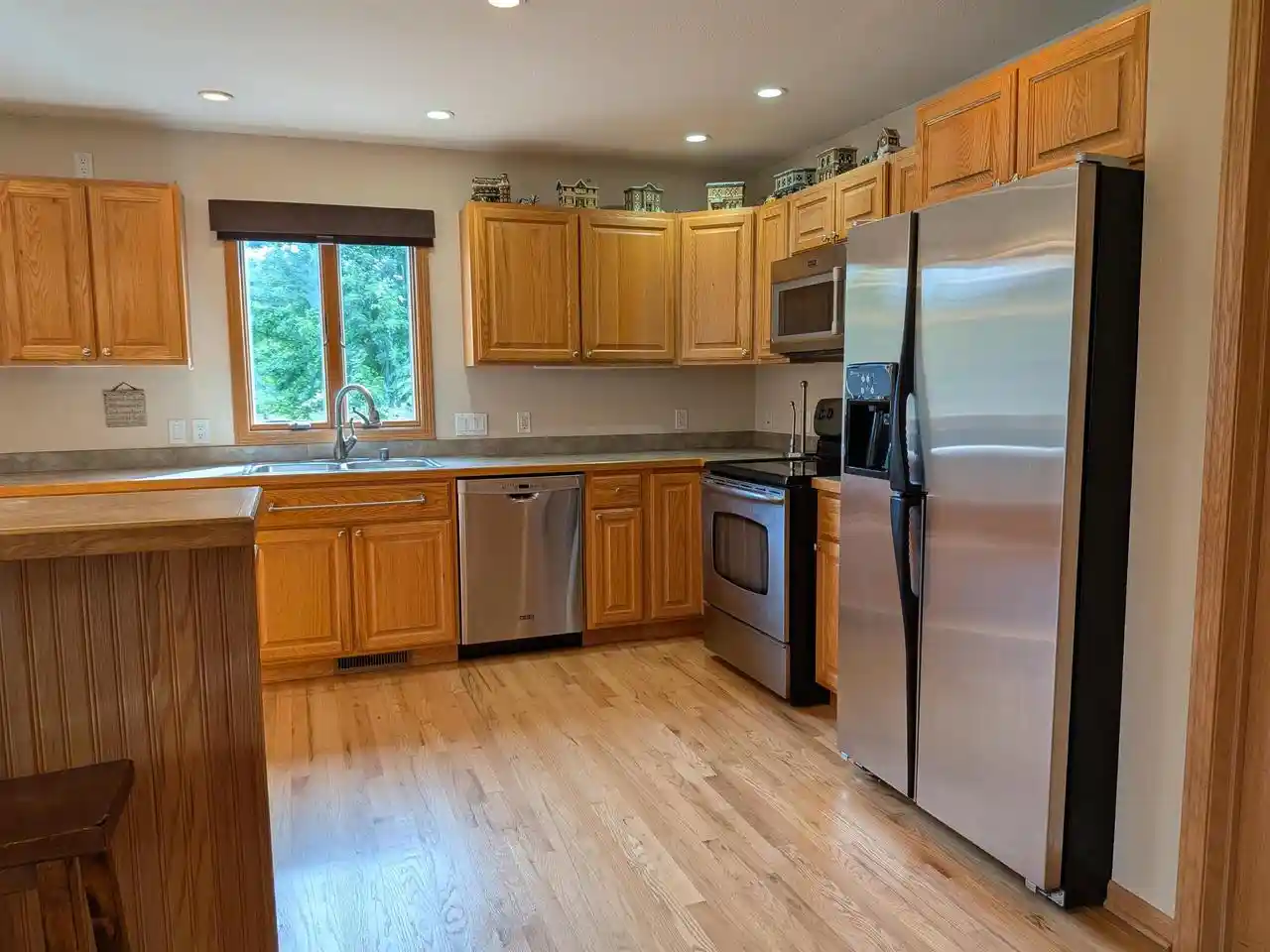Photo 4 of Single family home for sale at 802 Chickadee Dr, Cambridge, WI 53523 | MLS# 2032663 | Listing updated on 2026-10-01