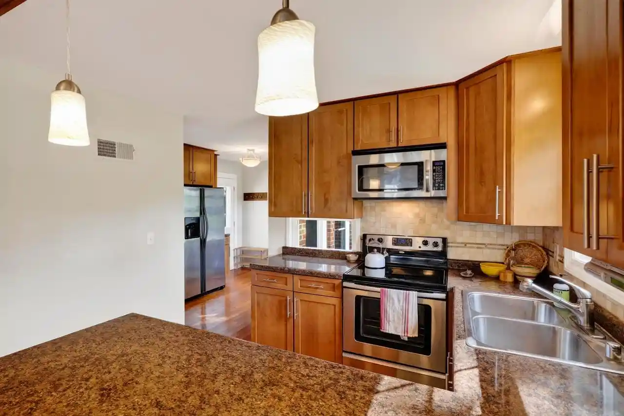 Photo 4 of Single family home for sale at 186 Hillcrest Cir, Sun Prairie, WI 53590 | MLS# 2032664 | Listing updated on 2026-09-17