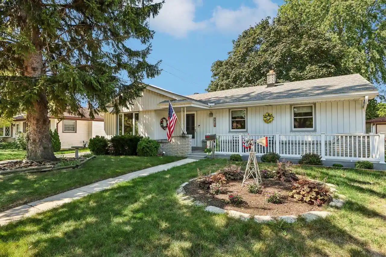 Photo 1 of Single family home for sale at 5619 S Illinois Ave, Cudahy, WI 53110 | MLS# 1980592 | Listing updated on 2026-09-17
