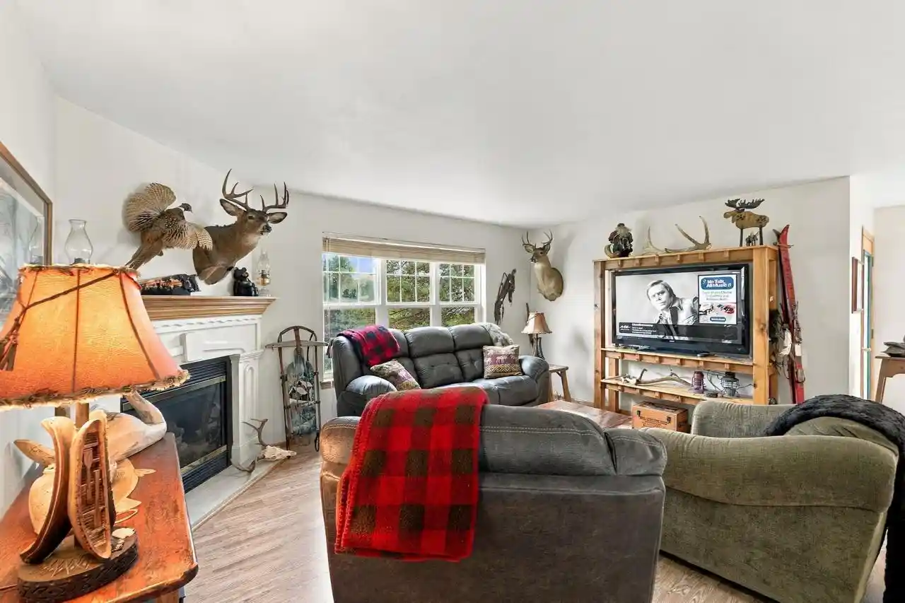 Photo 3 of Condo for sale at 609 Park Dr, Waterford, WI 53185 | MLS# 1980591 | Listing updated on 2026-09-20