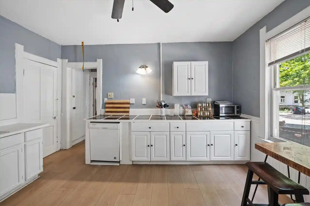 Photo 3 of Multi family home for sale at 1600 E Kane Pl #1602, Milwaukee, WI 53202 | MLS# 1980595 | Listing updated on 2026-09-14