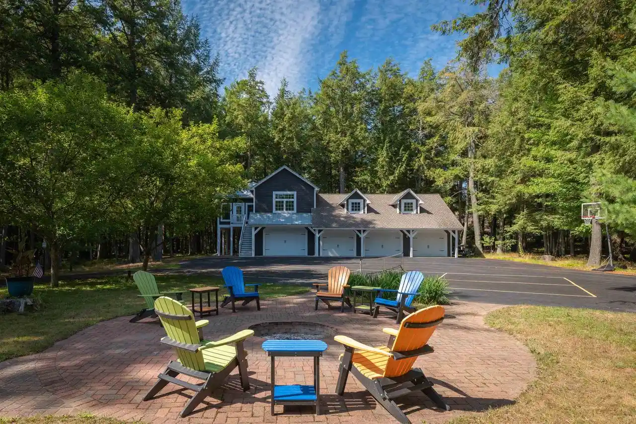 Photo 3 of Single family home for sale at 6279 Eagle Point Ln, Lake Tomahawk, WI 54539 | MLS# 2032668 | Listing updated on 2026-09-15