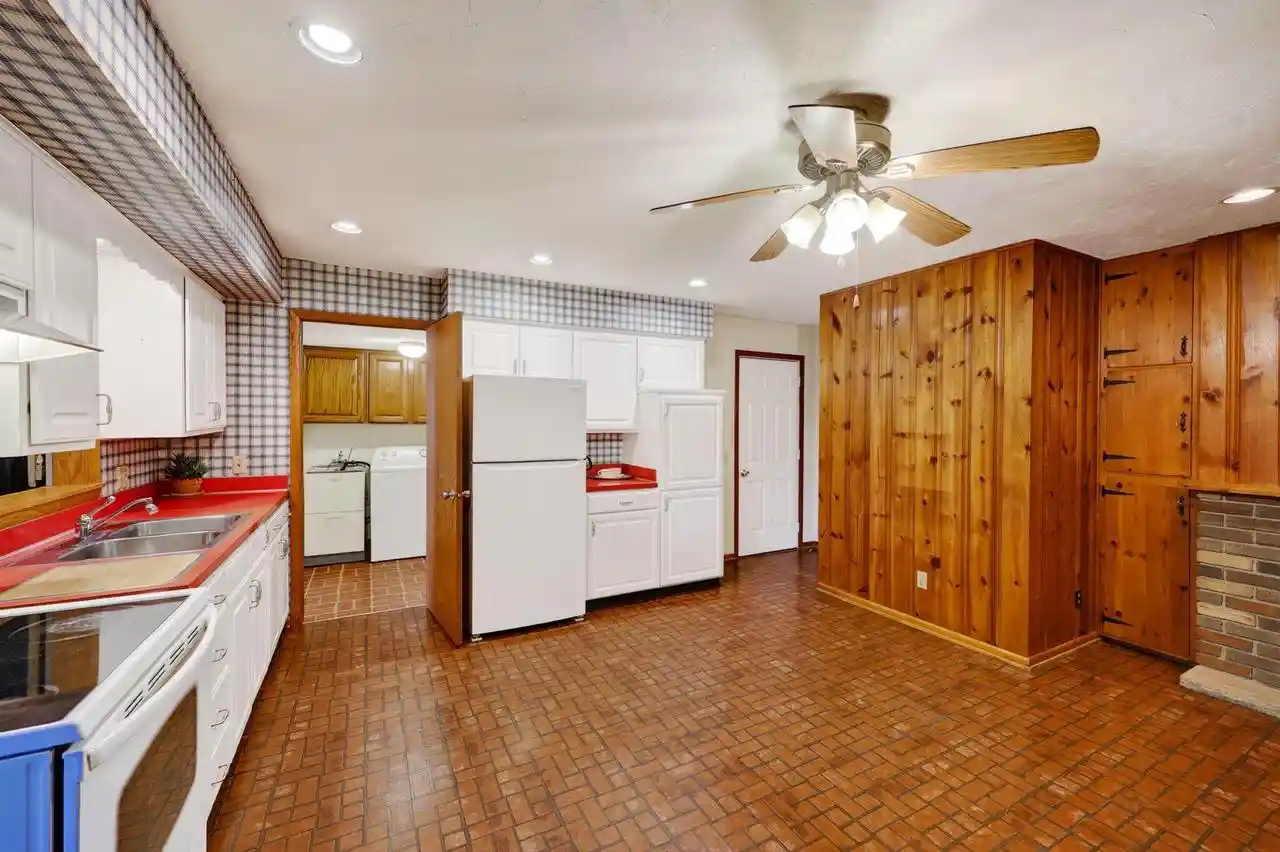Photo 4 of Single family home for sale at 419 W Elm St, Sun Prairie, WI 53590 | MLS# 1980597 | Listing updated on 2026-09-15