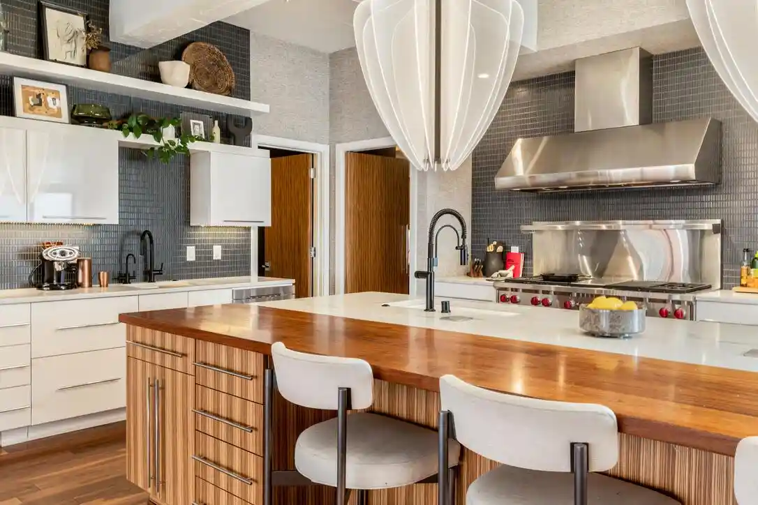 Photo 2 of Condo for sale at 236 N Water St #4, Milwaukee, WI 53202 | MLS# 1980599 | Listing updated on 2026-09-17