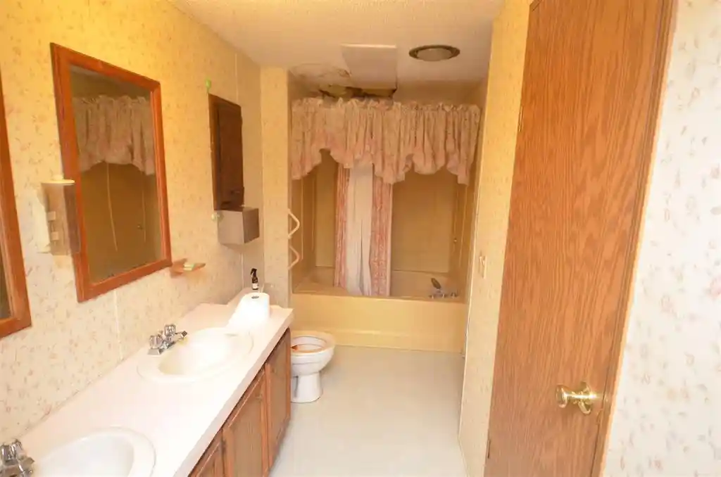 Photo 3 of Single family home for sale at 1090 375th Street, Maiden Rock, WI 54750 | MLS# 1605037 | Listing updated on 2026-10-11