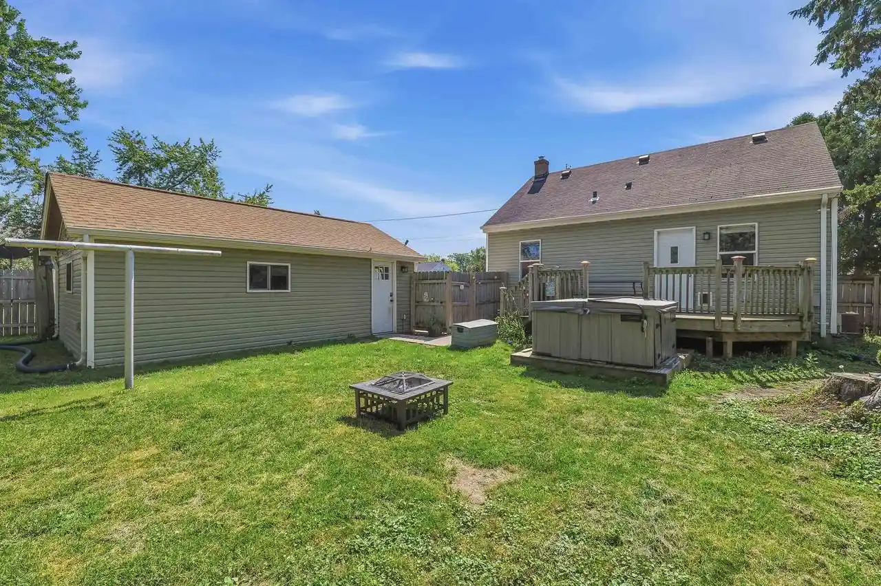 Photo 2 of Single family home for sale at 438 W Foster St, Appleton, WI 54915 | MLS# 2032673 | Listing updated on 2026-09-18