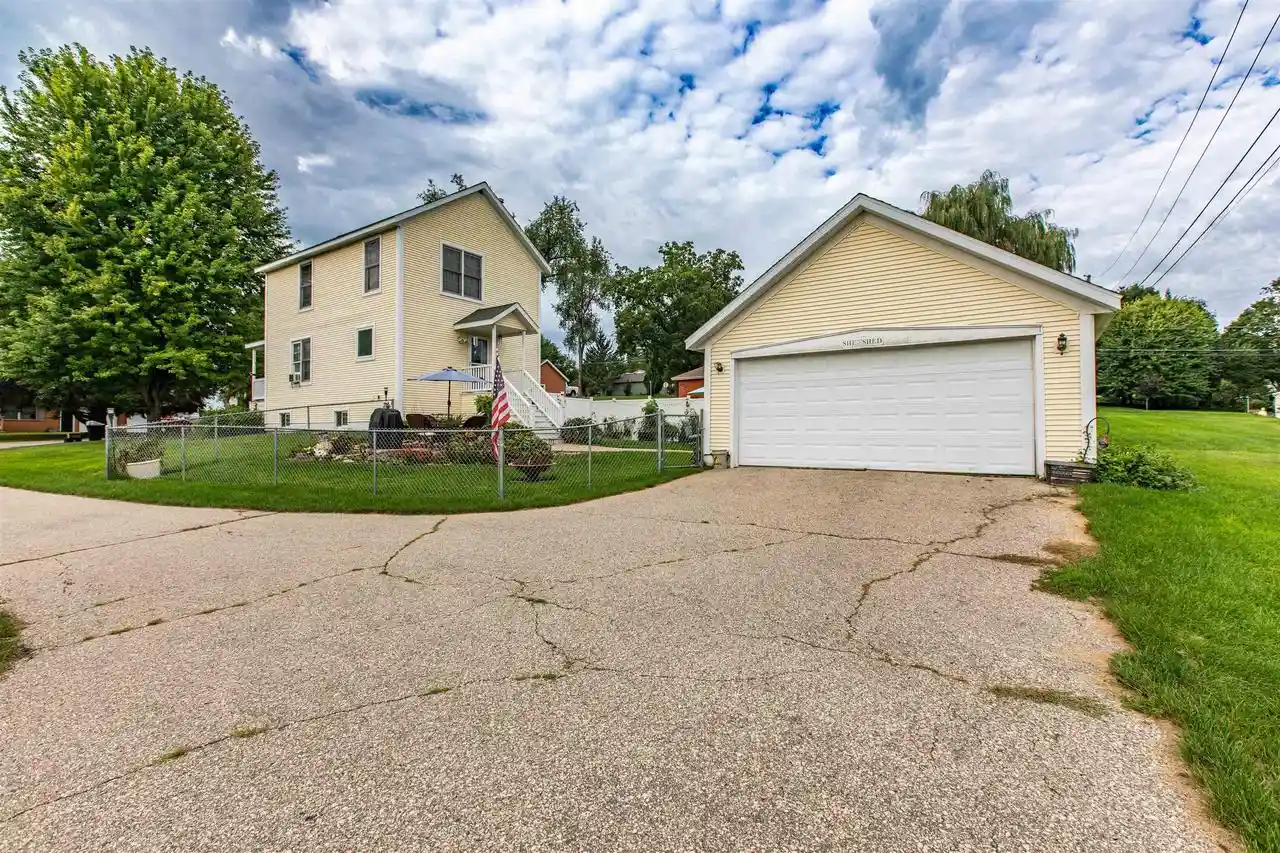 Photo 2 of Single family home for sale at 59 7th Street, Mineral Point, WI 53565 | MLS# 2032689 | Listing updated on 2026-10-05