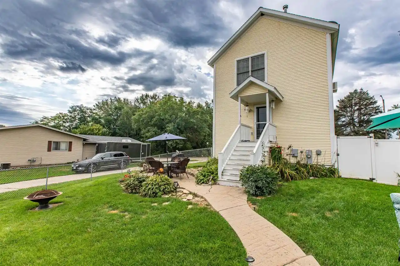 Photo 3 of Single family home for sale at 59 7th Street, Mineral Point, WI 53565 | MLS# 2032689 | Listing updated on 2026-10-05