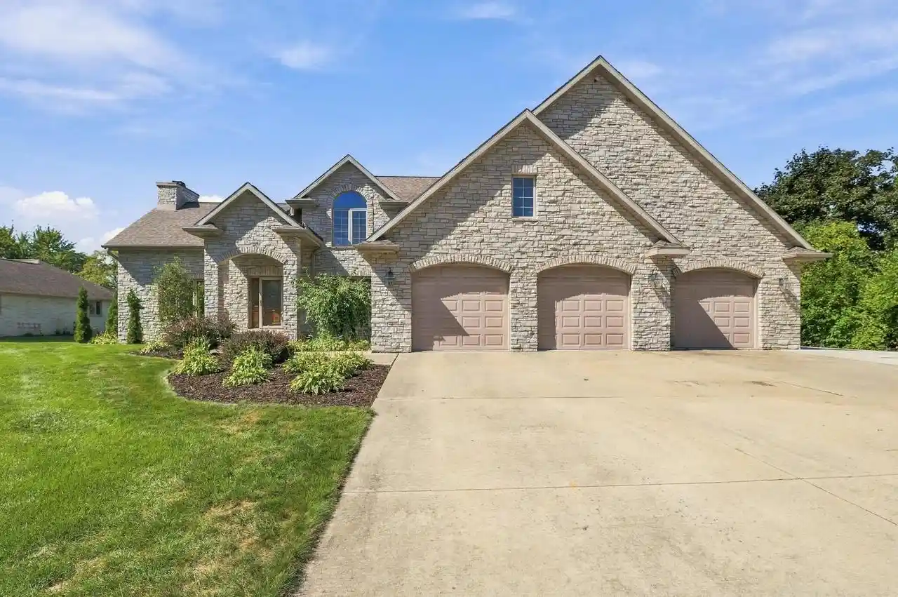 Photo 1 of Single family home for sale at 5044 Redbud Ct, Green Bay, WI 54311 | MLS# 50332670 | Listing updated on 2026-09-15