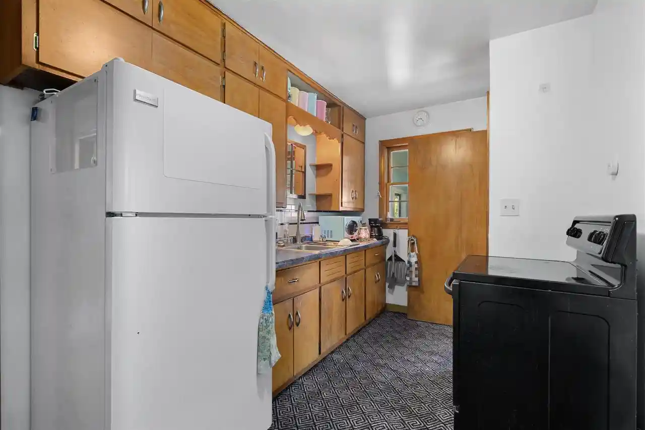 Photo 2 of Single family home for sale at 641 State St, Menasha, WI 54952 | MLS# 50332677 | Listing updated on 2026-09-19