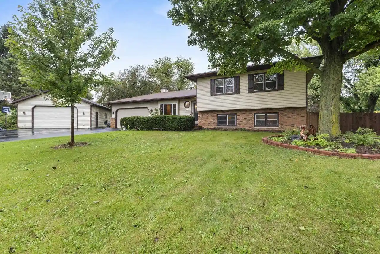 Photo 1 of Single family home for sale at 6682 Glenview Rd, Deforest, WI 53532 | MLS# 2032694 | Listing updated on 2026-10-02