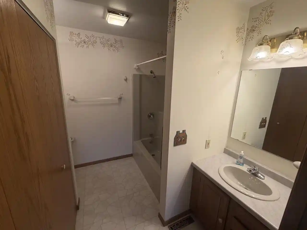Photo 4 of Single family home for sale at 201 S Larch Ave, Marshfield, WI 54449 | MLS# 22604556 | Listing updated on 2026-09-22