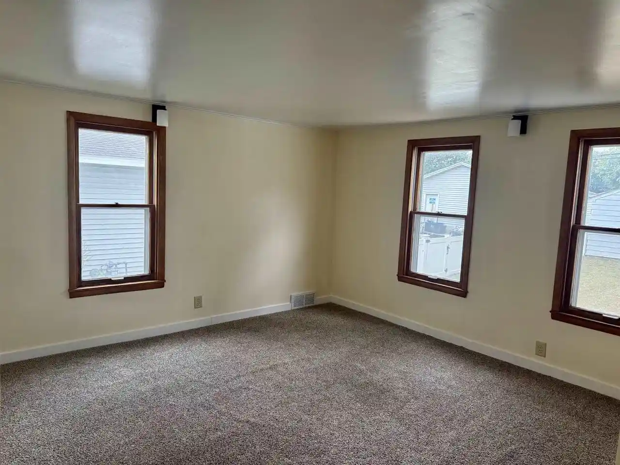 Photo 4 of Single family home for sale at 209 S Ohio St, Prairie Du Chien, WI 53821 | MLS# 2032697 | Listing updated on 2026-09-21