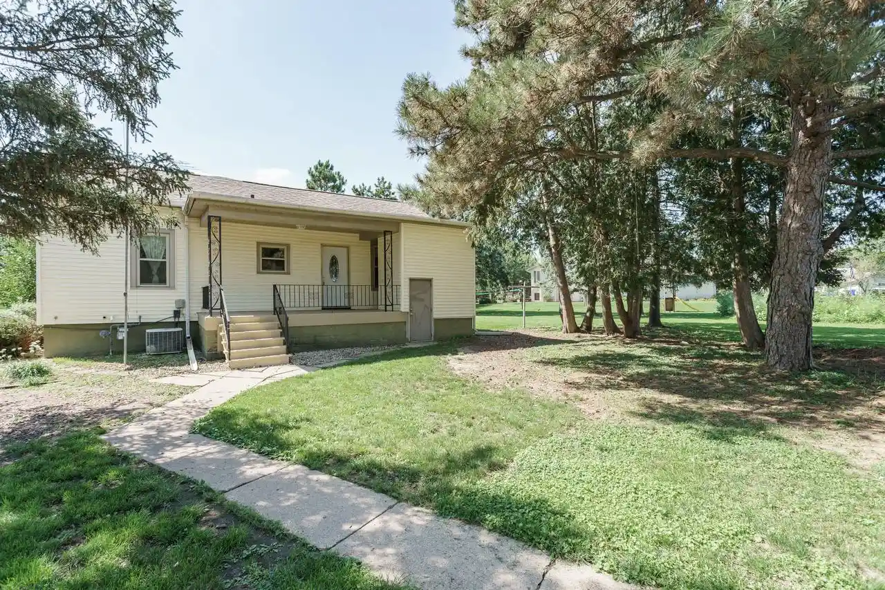 Photo 3 of Sale Pending at 672 Milford St, Watertown, WI 53094 | MLS# 1980676 | Listing updated on 2026-09-21