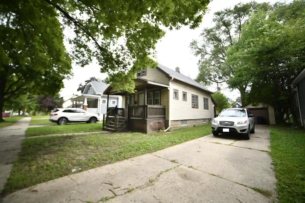Photo 4 of Single family home for sale at 4702 N 49th Street, Milwaukee, WI 53218 | MLS# 1980675 | Listing updated on 2026-10-14