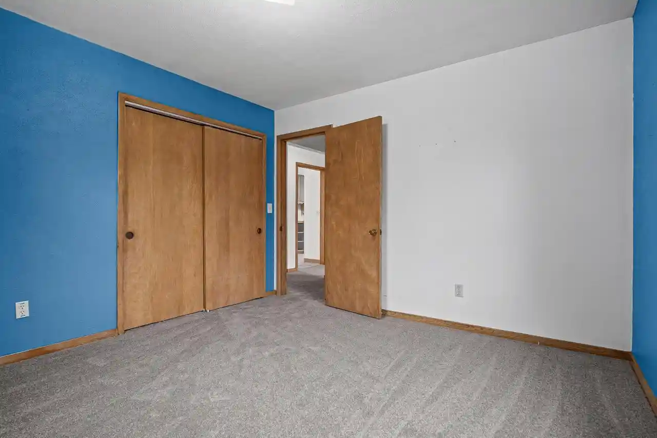 Photo 2 of Single family home for sale at 959 Wilson St, Onalaska, WI 54650 | MLS# 1980680 | Listing updated on 2026-09-15