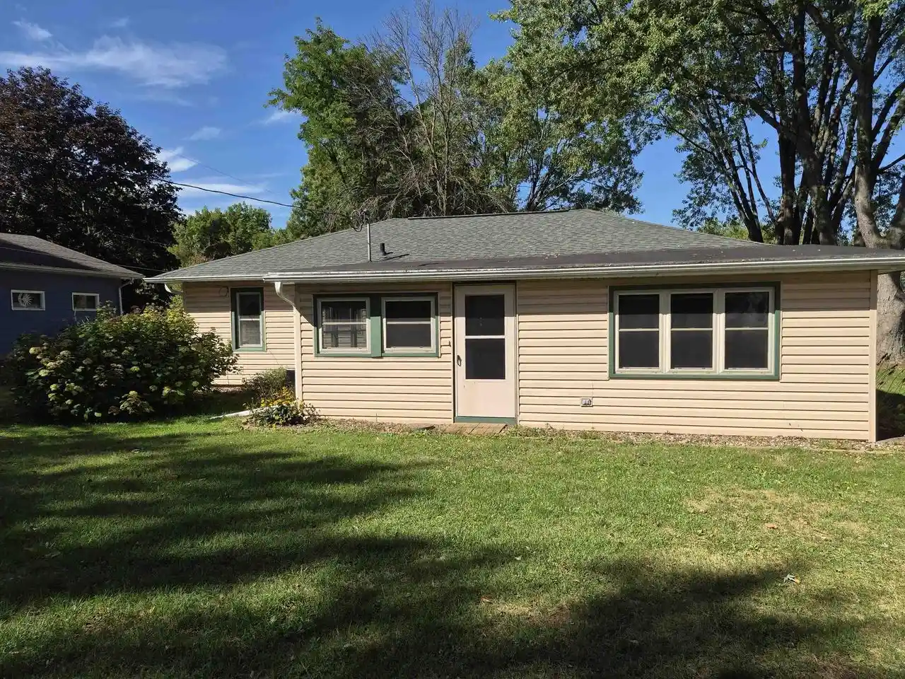 Photo 3 of Single family home for sale at 19 Clay St, Neillsville, WI 54456 | MLS# 22604560 | Listing updated on 2026-10-07