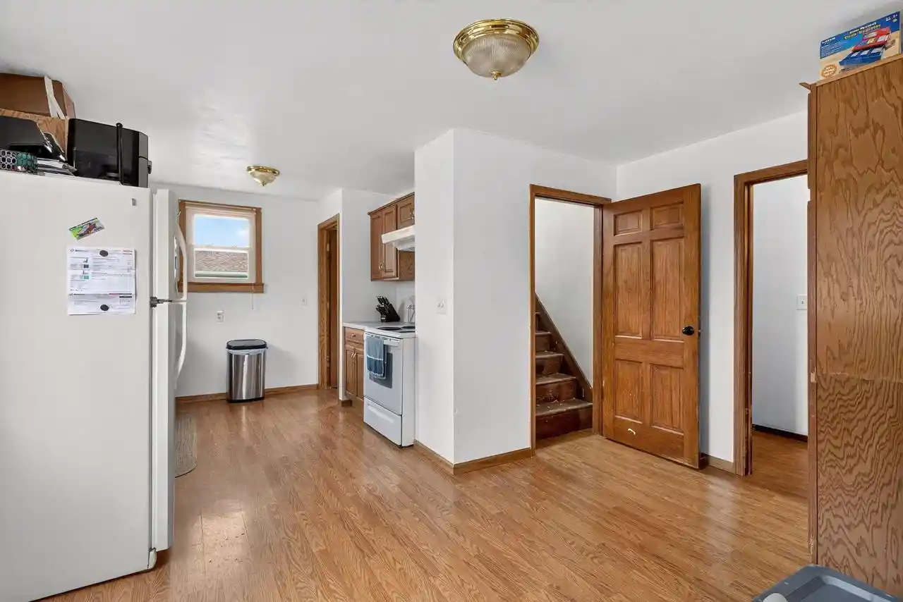 Photo 2 of Single family home for sale at 2101 Redfield St, La Crosse, WI 54601 | MLS# 1980681 | Listing updated on 2026-09-16