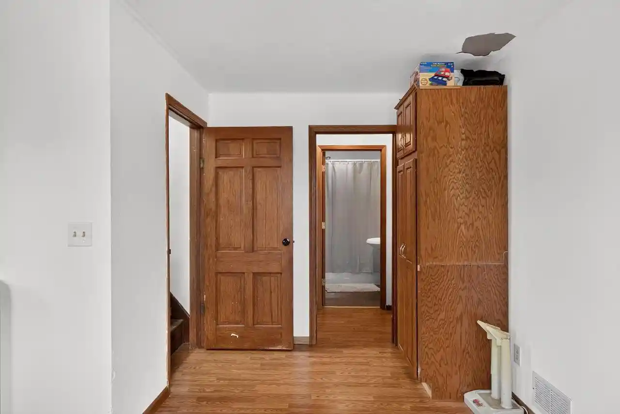 Photo 3 of Single family home for sale at 2101 Redfield St, La Crosse, WI 54601 | MLS# 1980681 | Listing updated on 2026-09-16