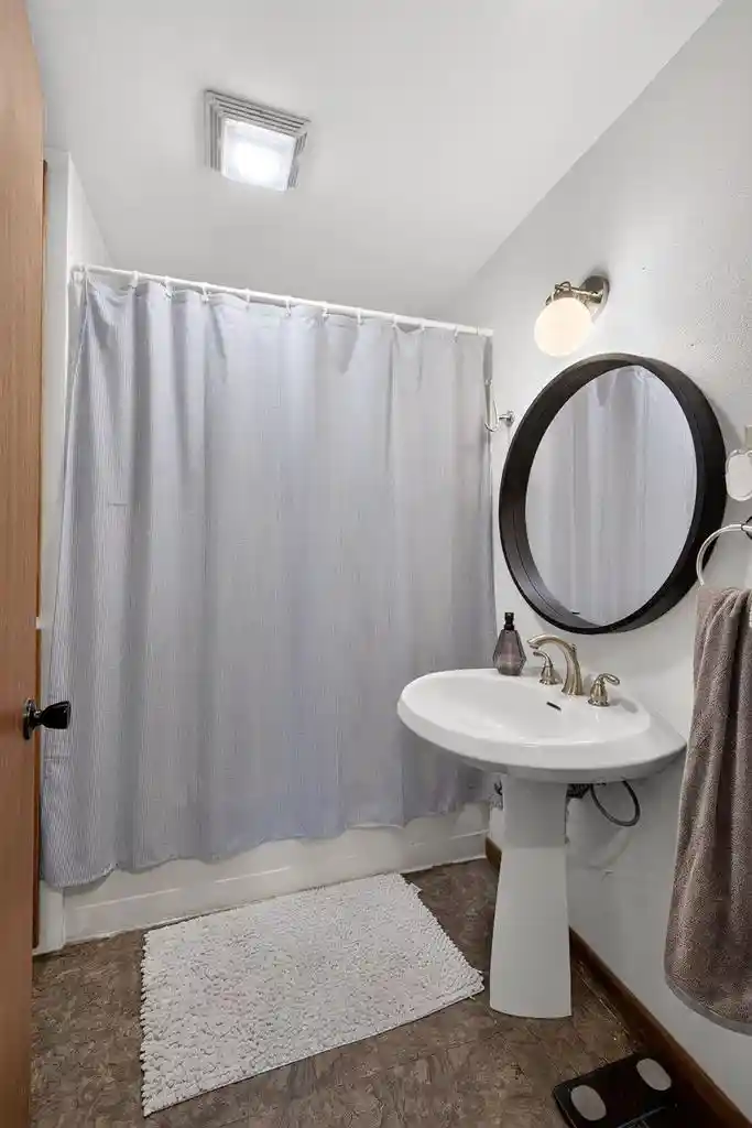 Photo 4 of Sale Pending at 2101 Redfield St, La Crosse, WI 54601 | MLS# 1980681 | Listing updated on 2026-09-19