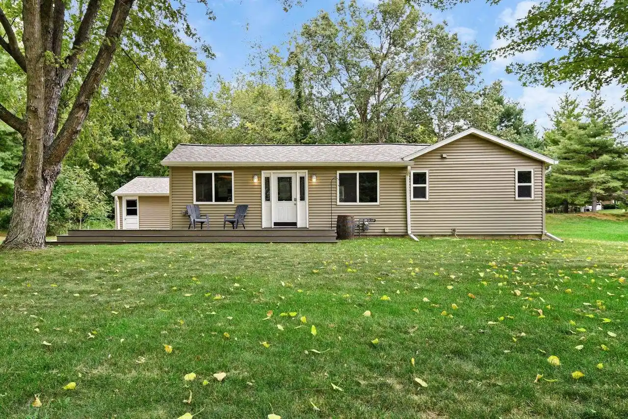 Photo 1 of Single family home for sale at N2832 N Lake Point Dr, Lodi, WI 53555 | MLS# 2032706 | Listing updated on 2026-09-18