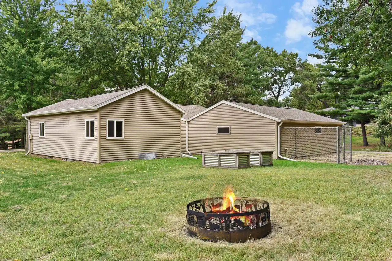 Photo 3 of Single family home for sale at N2832 N Lake Point Dr, Lodi, WI 53555 | MLS# 2032706 | Listing updated on 2026-09-18