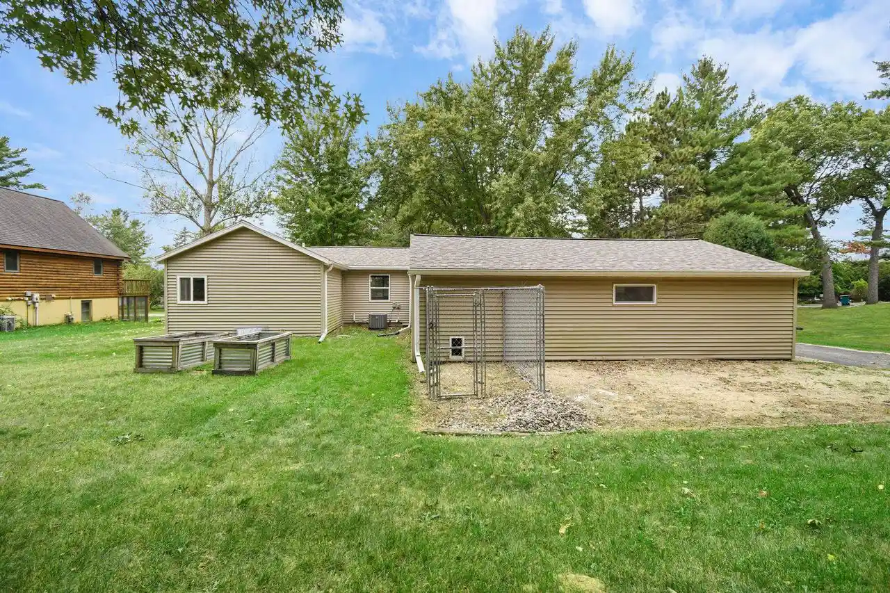 Photo 3 of Single family home for sale at N2832 N Lake Point Dr, Lodi, WI 53555 | MLS# 2032706 | Listing updated on 2026-09-18