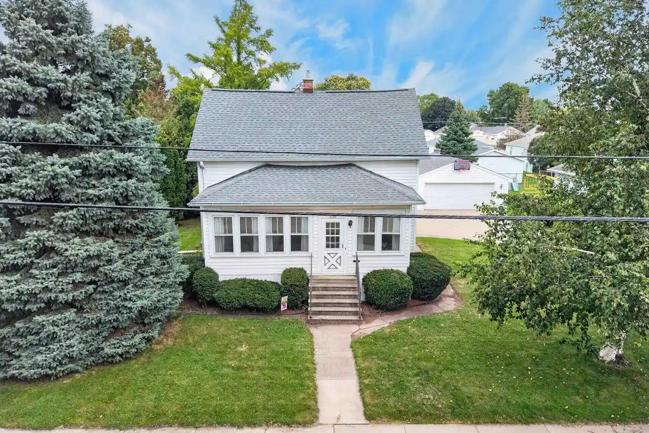 Photo 1 of Single family home for sale at 1126 West 6th Ave, Oshkosh, WI 54902 | MLS# 2032707 | Listing updated on 2026-09-22