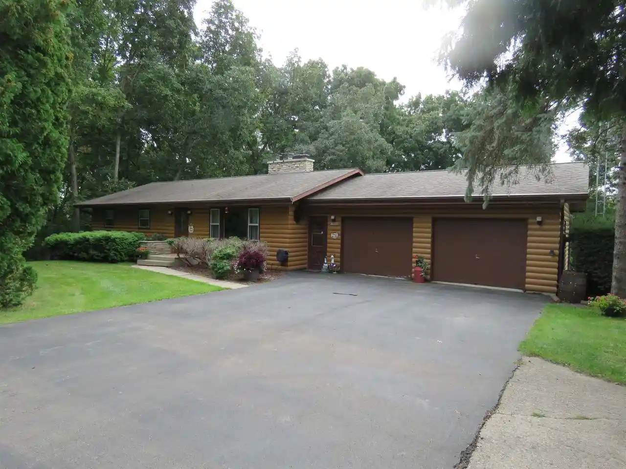 Single family home for sale at W10612 Hickory Ln, Fox Lake, WI 53933 | MLS# 2032705