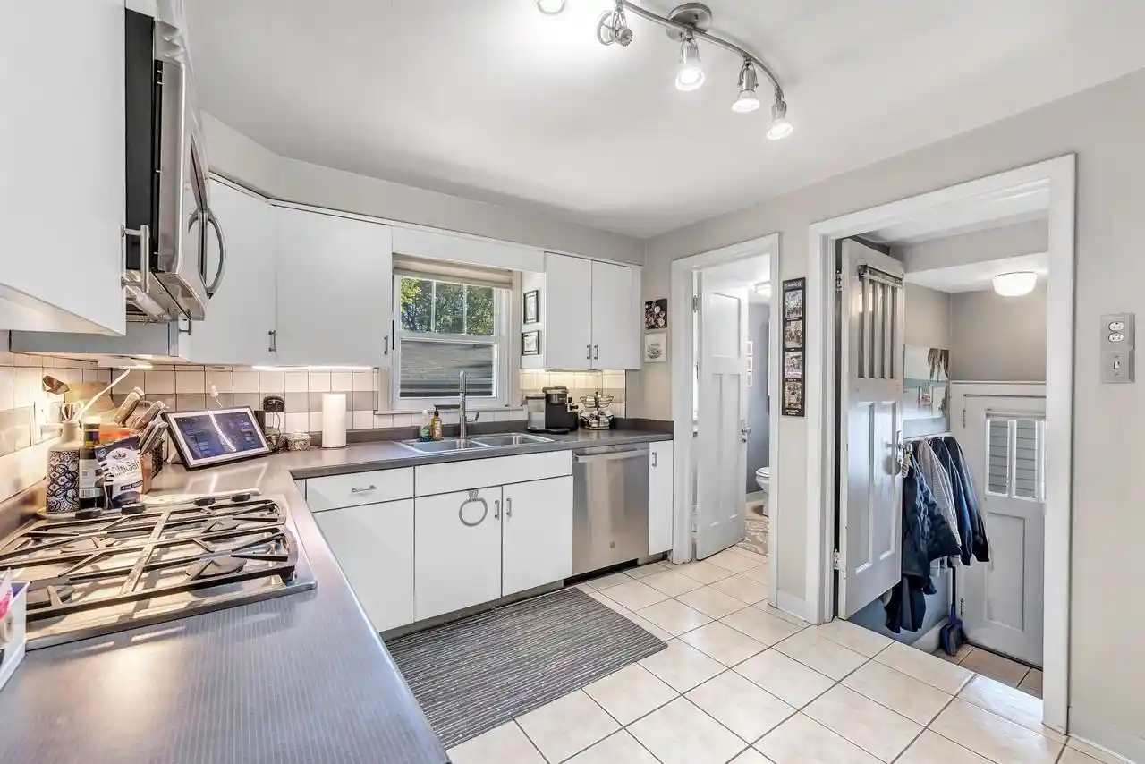 Photo 2 of Single family home for sale at 1109 Porlier St, Green Bay, WI 54301 | MLS# 50332690 | Listing updated on 2026-09-18