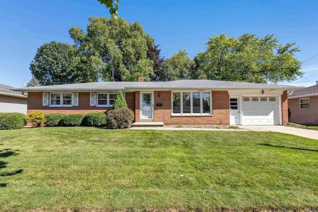 Photo 1 of Single family home for sale at 1198 Kenwood St, Green Bay, WI 54304 | MLS# 50332687 | Listing updated on 2026-09-18