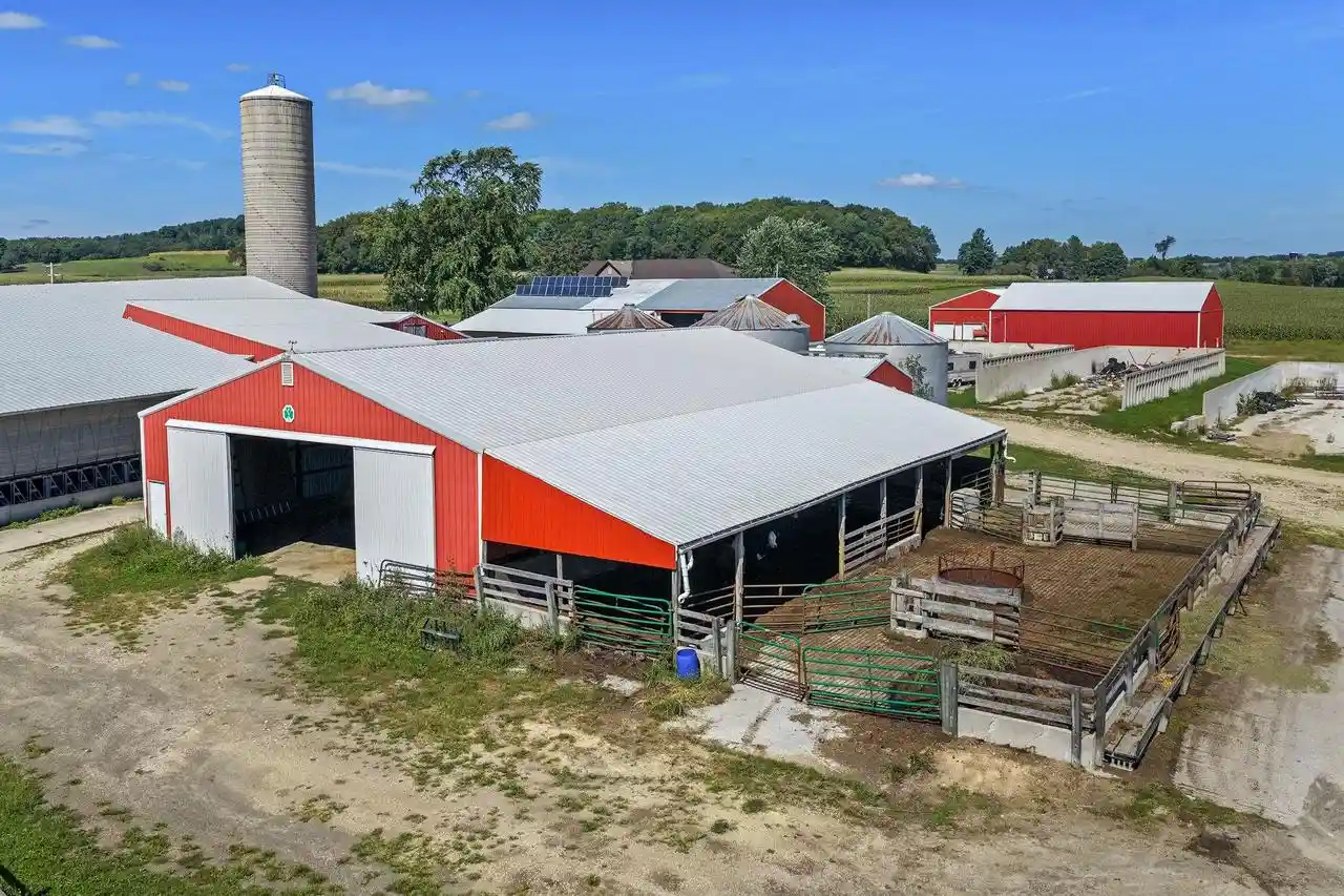 Photo 2 of Single family home for sale at S4452 Grote Hl Rd, Reedsburg, WI 53959 | MLS# 2032713 | Listing updated on 2026-09-15