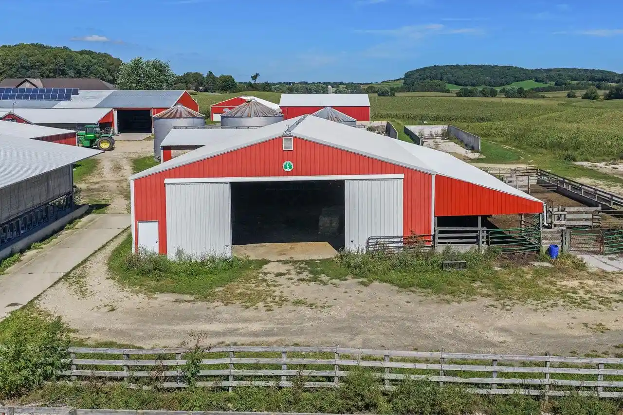 Photo 3 of Single family home for sale at S4452 Grote Hl Rd, Reedsburg, WI 53959 | MLS# 2032713 | Listing updated on 2026-09-15