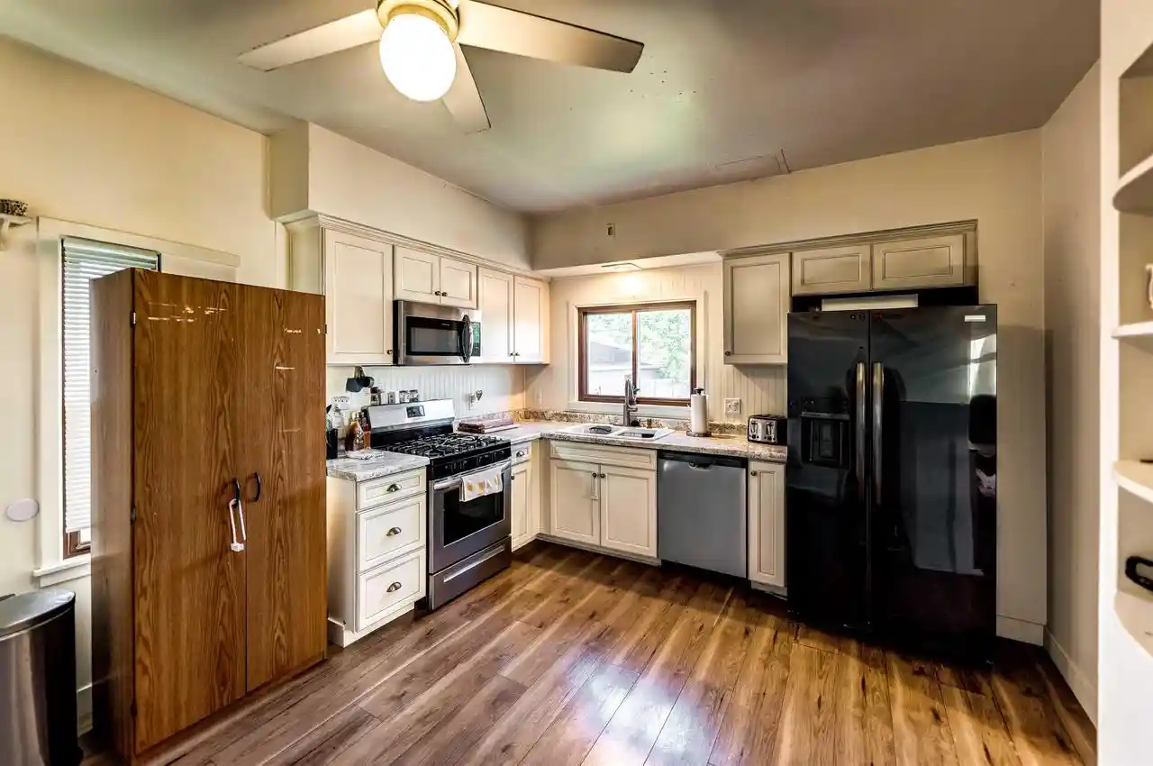 Photo 2 of Single family home for sale at 1033 N Sawyer St, Oshkosh, WI 54902 | MLS# 50332692 | Listing updated on 2026-09-19