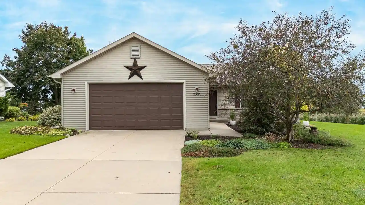 Photo 1 of Single family home for sale at 2305 Hearthstone Dr, Kaukauna, WI 54130 | MLS# 50332694 | Listing updated on 2026-09-21