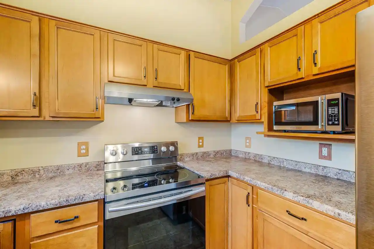 Photo 3 of Single family home for sale at 2305 Hearthstone Dr, Kaukauna, WI 54130 | MLS# 50332694 | Listing updated on 2026-09-21