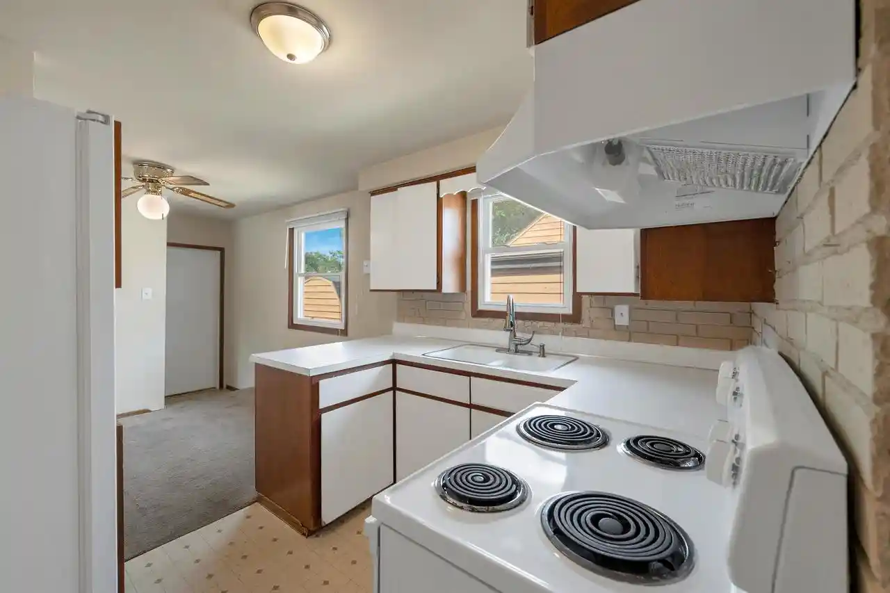 Photo 2 of Single family home for sale at 1104 Suydam St, Green Bay, WI 54301 | MLS# 50332705 | Listing updated on 2026-09-18