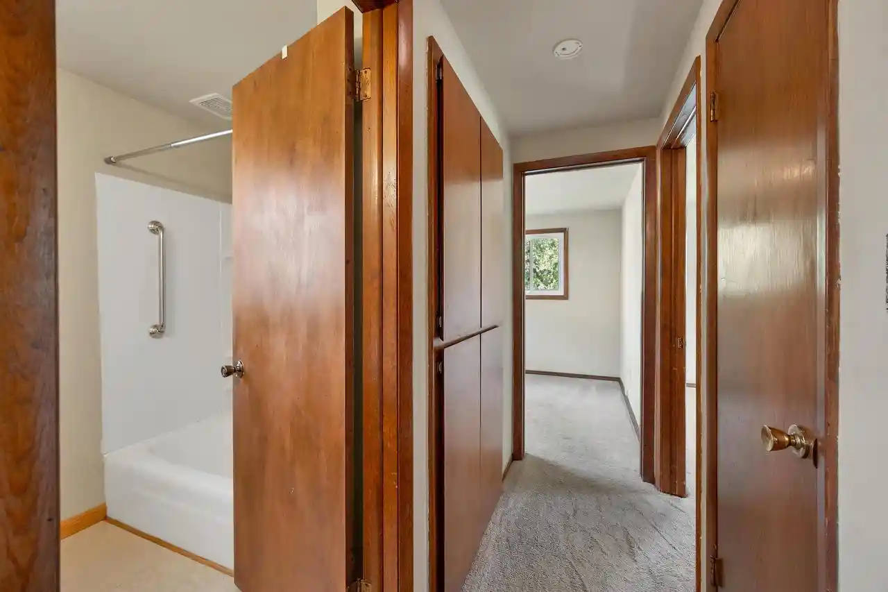 Photo 3 of Single family home for sale at 1104 Suydam St, Green Bay, WI 54301 | MLS# 50332705 | Listing updated on 2026-09-18