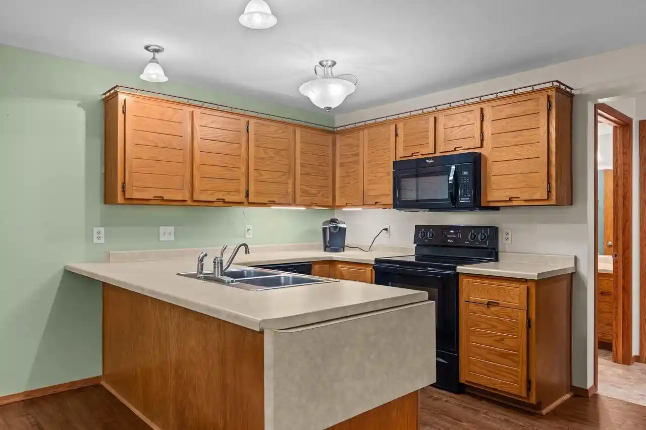 Listing Photo 5 - Condo for sale in building located at 901 E Windfield Pl, Appleton, WI 54911 - Unit #B