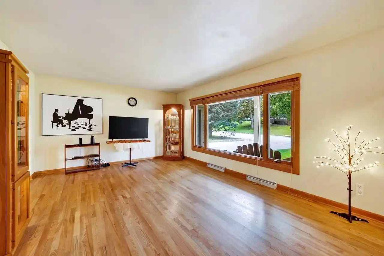 Photo 4 of Single family home for sale at 500 Riverside Dr, Waterloo, WI 53594 | MLS# 2032723 | Listing updated on 2026-09-24