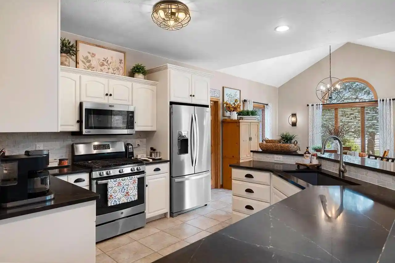 Photo 4 of Single family home for sale at 764 Saddlebrook Ct, Neenah, WI 54956 | MLS# 50332678 | Listing updated on 2026-09-23