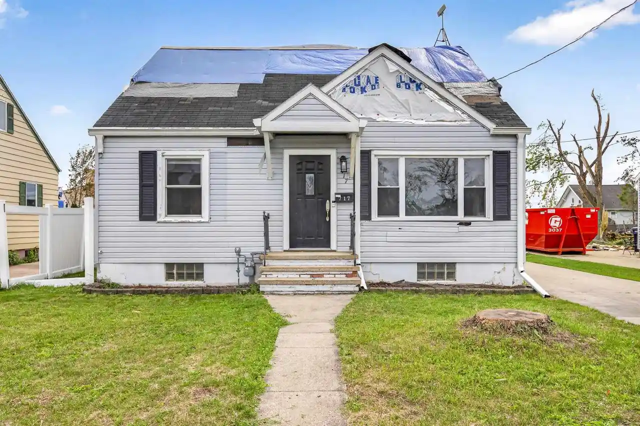 Photo 1 of Single family home for sale at 717 5th Street, Menasha, WI 54952 | MLS# 50332715 | Listing updated on 2026-09-18