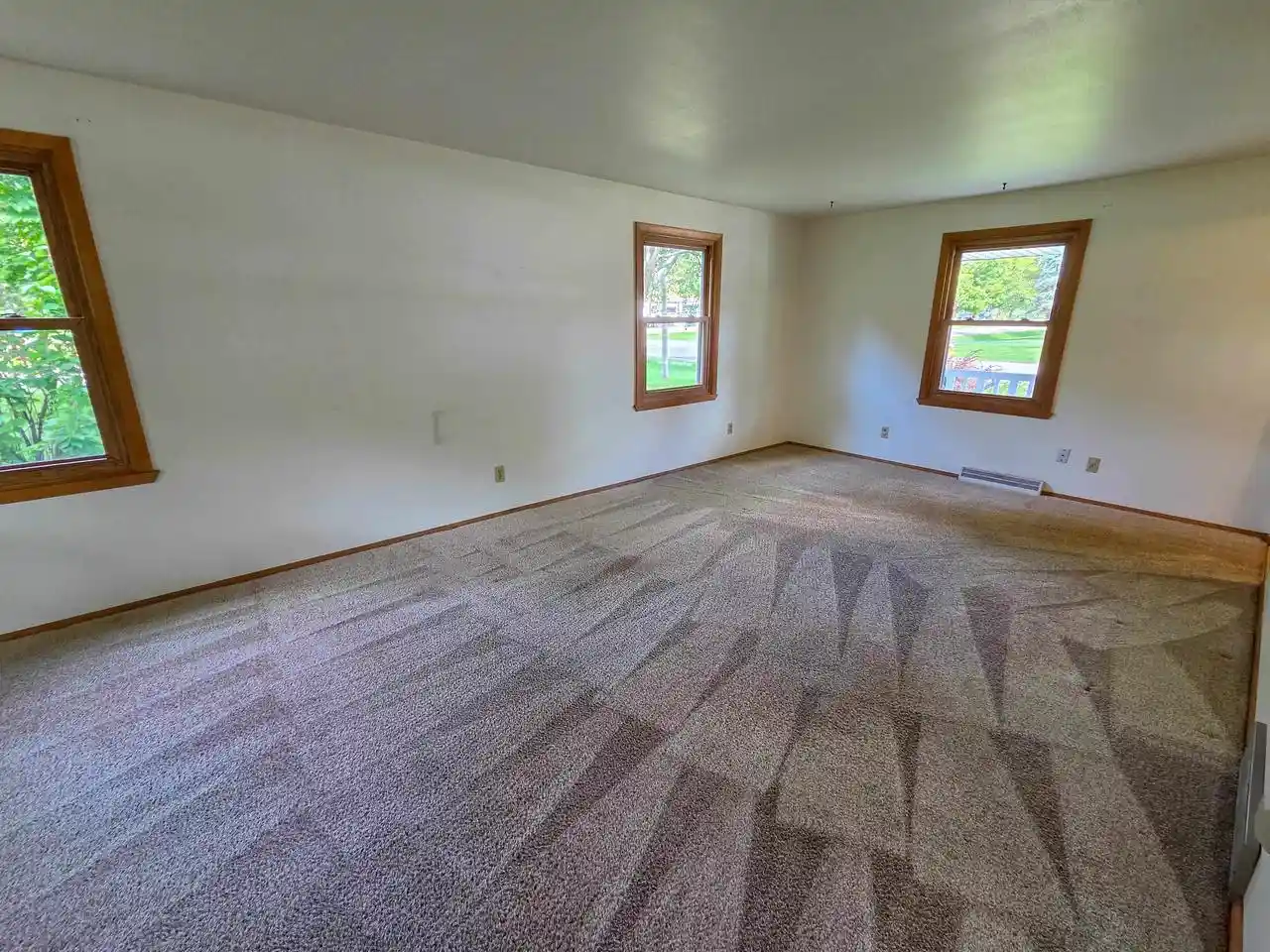 Photo 3 of Single family home for sale at 1310 Stead Dr, Menasha, WI 54952 | MLS# 50332721 | Listing updated on 2026-09-18
