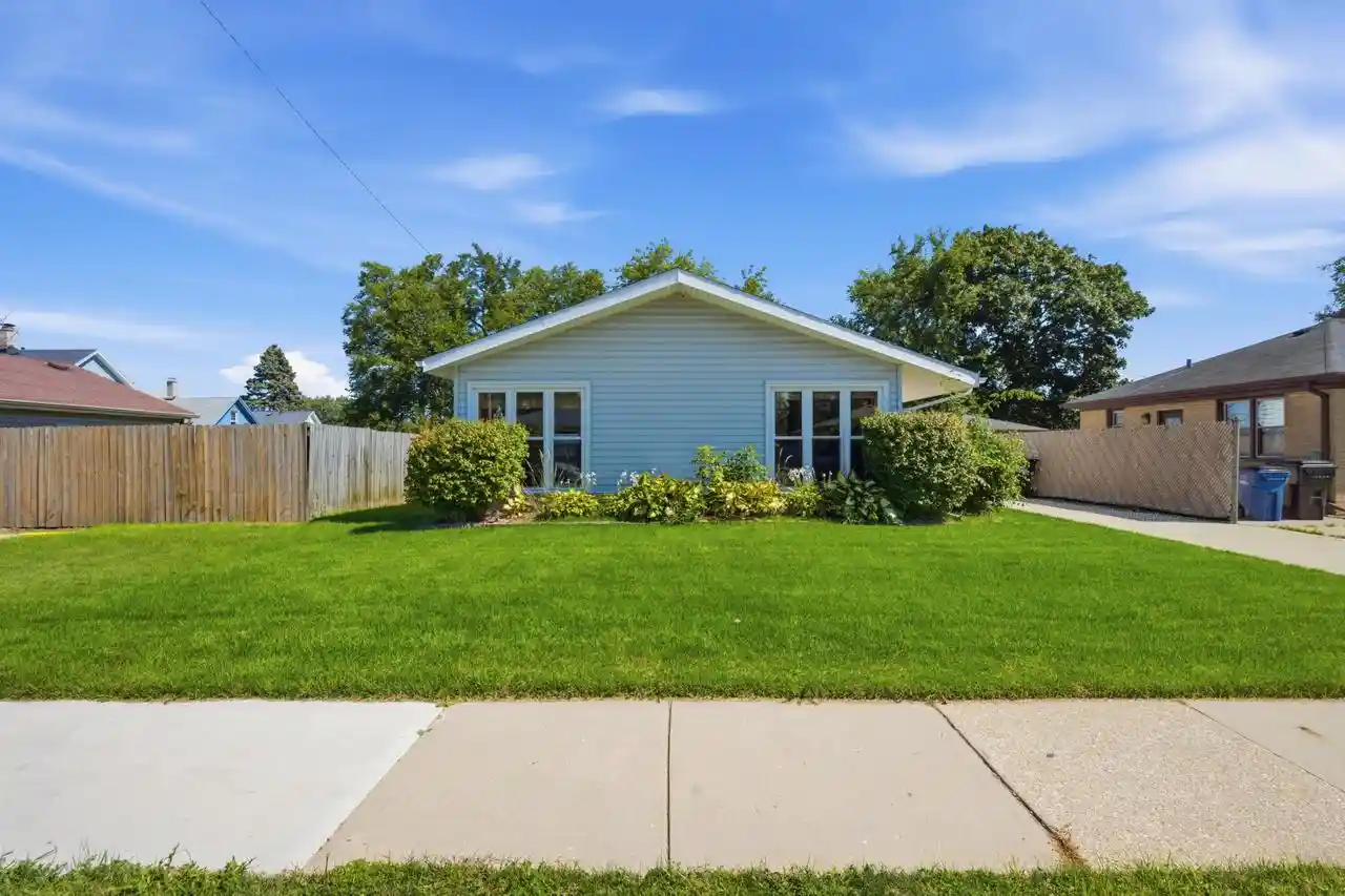 Photo 1 of Single family home for sale at 1315 Owen St, Racine, WI 53404 | MLS# 1980741 | Listing updated on 2026-09-17