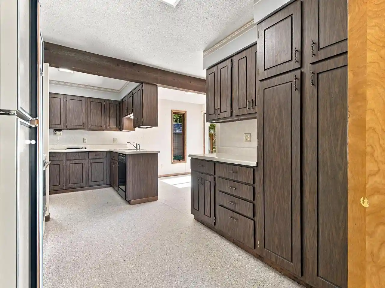 Photo 3 of Single family home for sale at 601 S Maryknoll Ave, Marshfield, WI 54449 | MLS# 22604580 | Listing updated on 2026-09-30