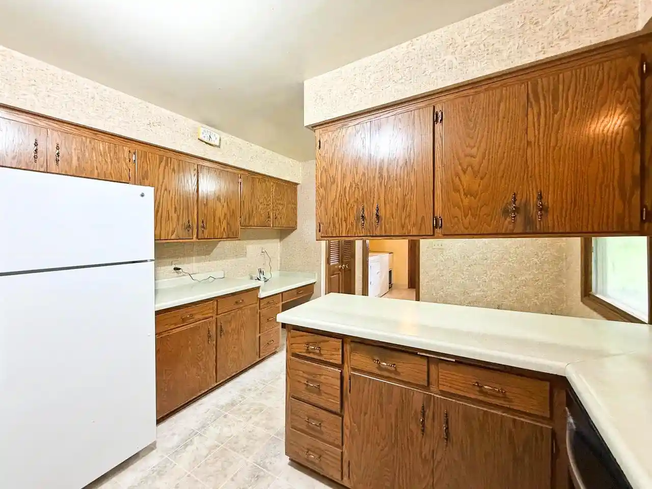 Photo 3 of Single family home for sale at N93w25235 Crestwood Dr, Sussex, WI 53089 | MLS# 2032745 | Listing updated on 2026-09-28