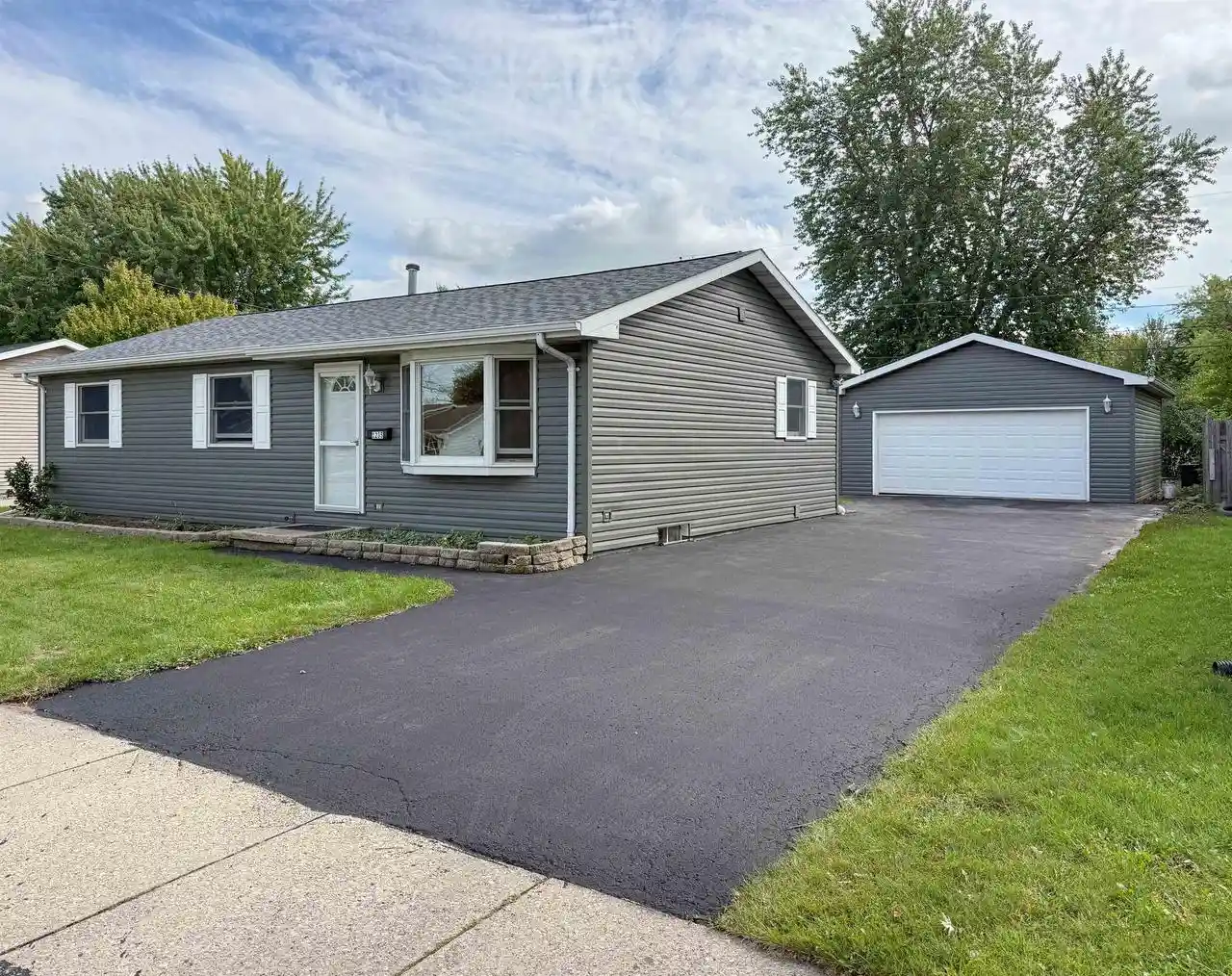 Photo 1 of Single family home for sale at 1235 E Sylvan Ave, Appleton, WI 54915 | MLS# 2032742 | Listing updated on 2026-09-20