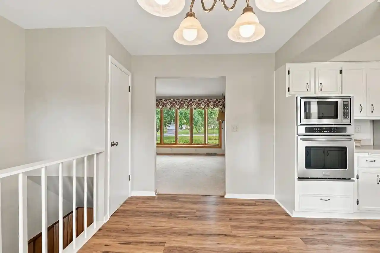 Photo 2 of Single family home for sale at 181 Highview Dr, Cedarburg, WI 53012 | MLS# 1980745 | Listing updated on 2026-09-19