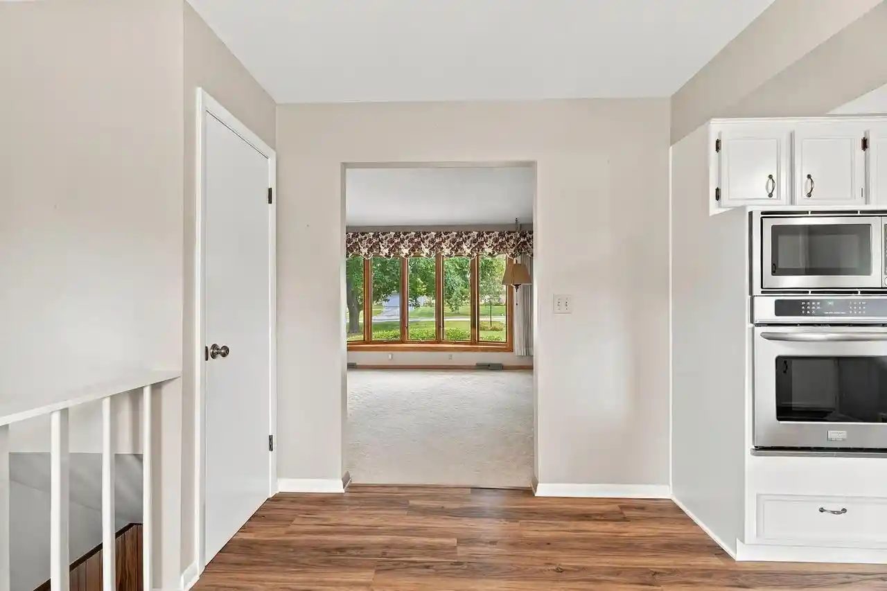 Photo 3 of Single family home for sale at 181 Highview Dr, Cedarburg, WI 53012 | MLS# 1980745 | Listing updated on 2026-09-19