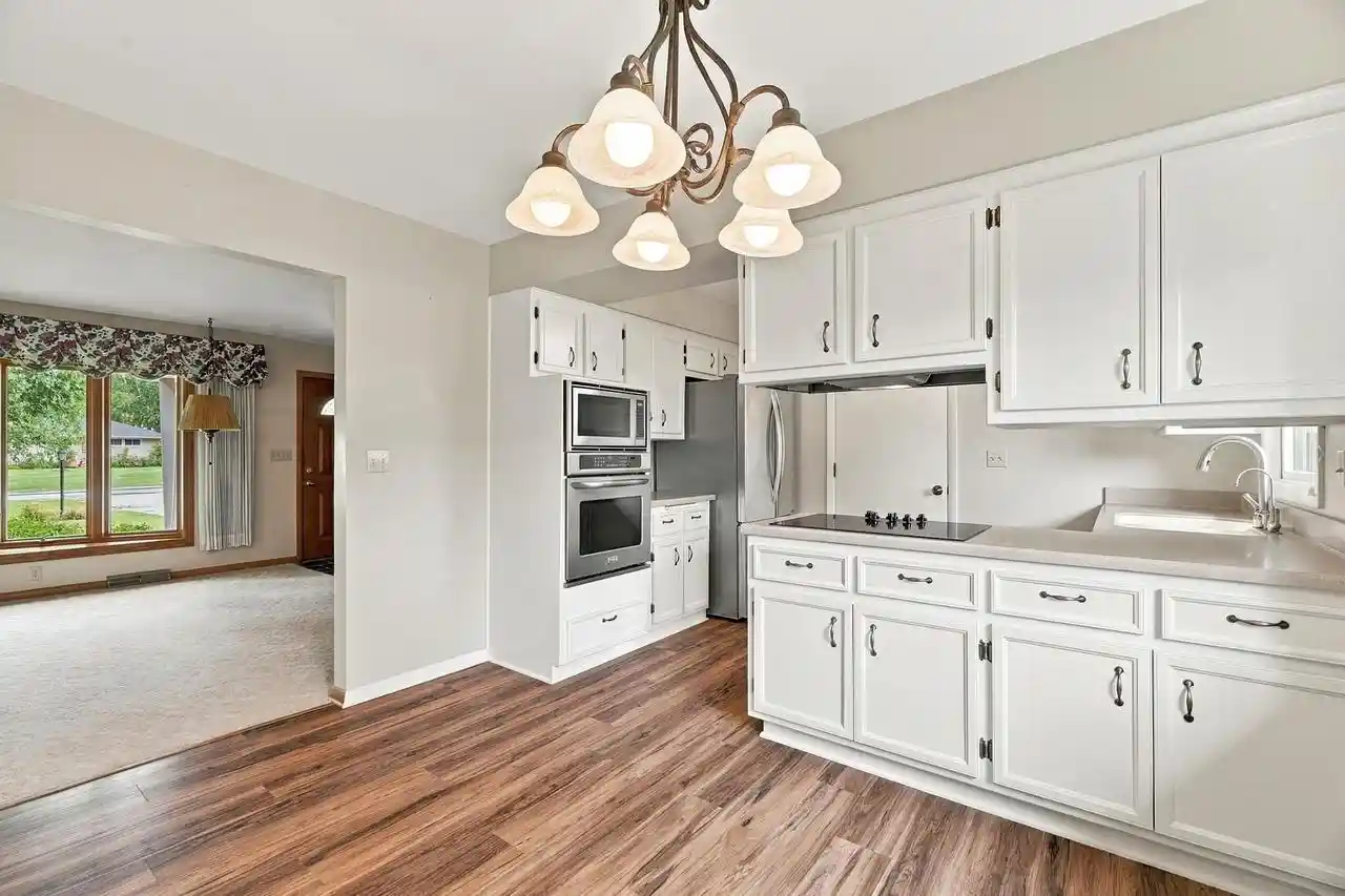 Photo 4 of Single family home for sale at 181 Highview Dr, Cedarburg, WI 53012 | MLS# 1980745 | Listing updated on 2026-09-19
